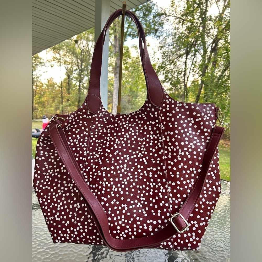 ☀️NWOT-No boundaries faux leather burgundy 2 pc set Tote Bag - Picture 6 of 8